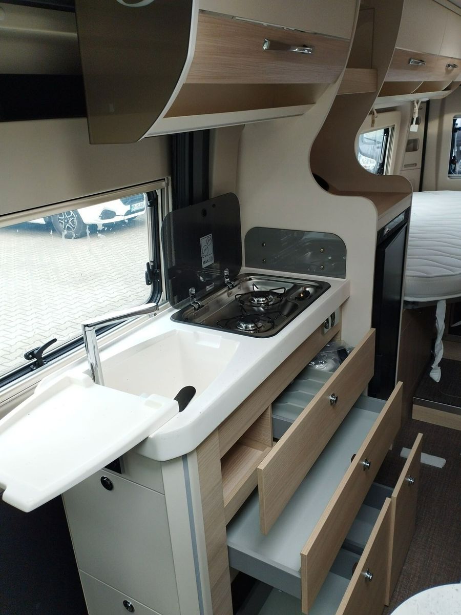 Fahrzeugabbildung Eura Mobil Van V 635 EB Automatik, 180 PS, Fahrassistenz