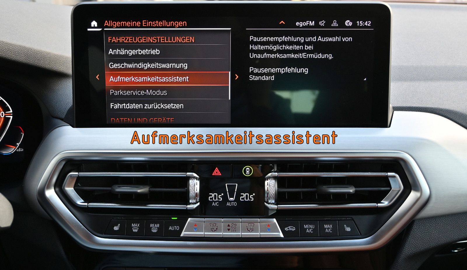 Fahrzeugabbildung BMW X4 xDr.30d °ACC°AHK°IND.MERINO-LEDER°STANDHEIZ.°