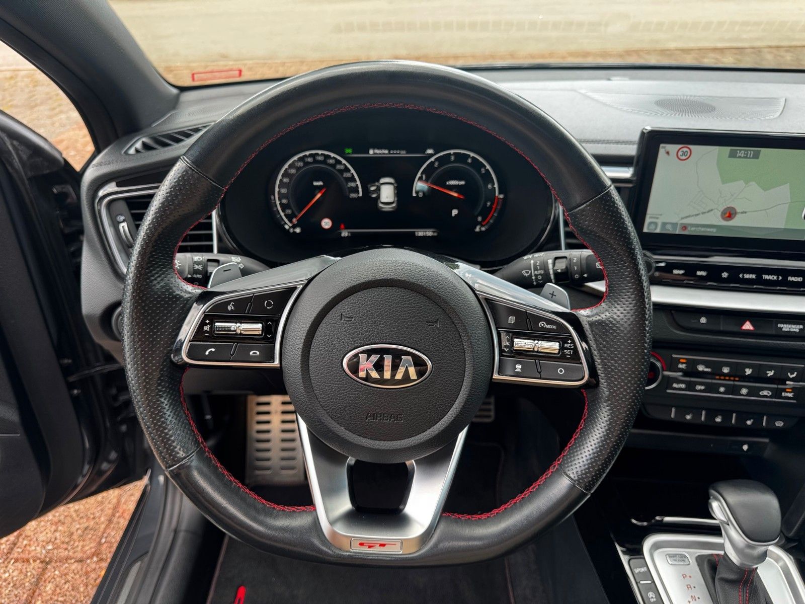 Fahrzeugabbildung Kia ProCeed GT 204PS Automatik Navi Glasdach Kamera