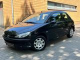 Peugeot 206 Petit Filou/KLIMA/TÜV-NEU/SERVO/AIRBAGS///// - Peugeot 206 in Duisburg