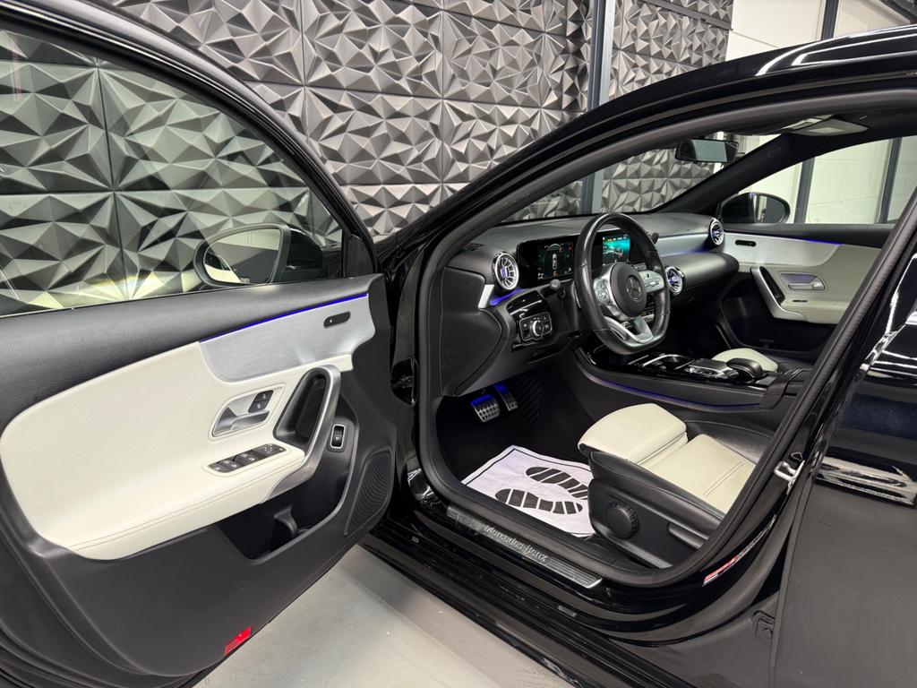 Mercedes-Benz A 180d AMG Limousine, Foto 18 von 50