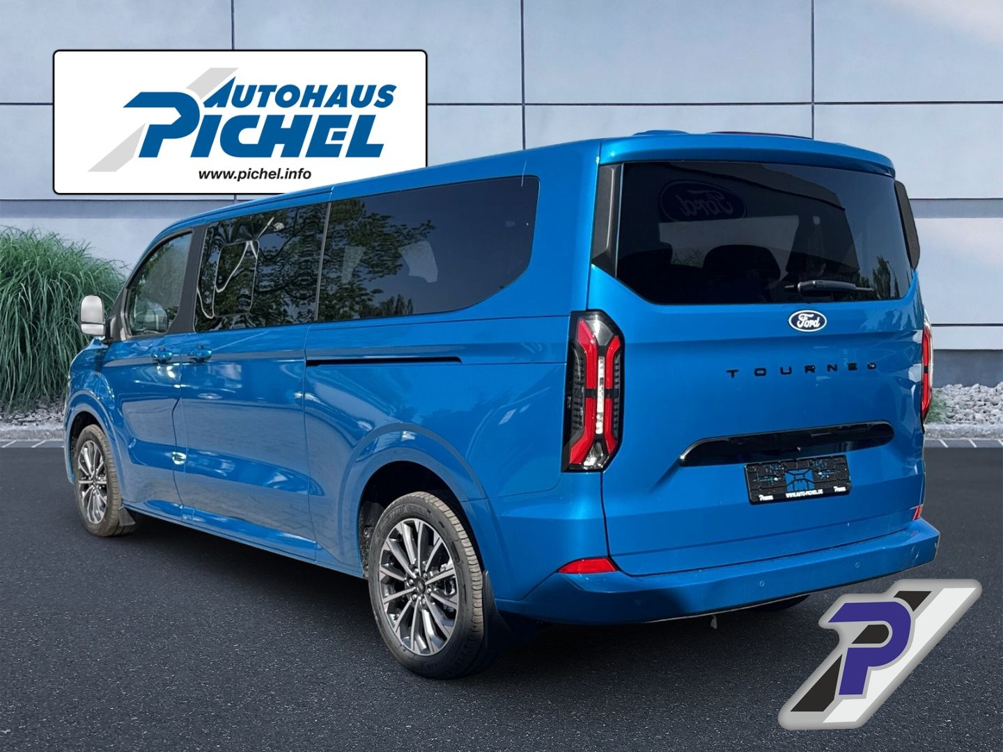 Ford Tourneo Custom Bus 320 L2 Titanium X FWD EXCLUSI imagem 3