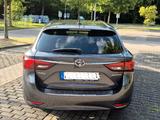 Toyota Avensis 1,6-l-D-4D Edition S Touring Sports... - Toyota Avensis: Sport
