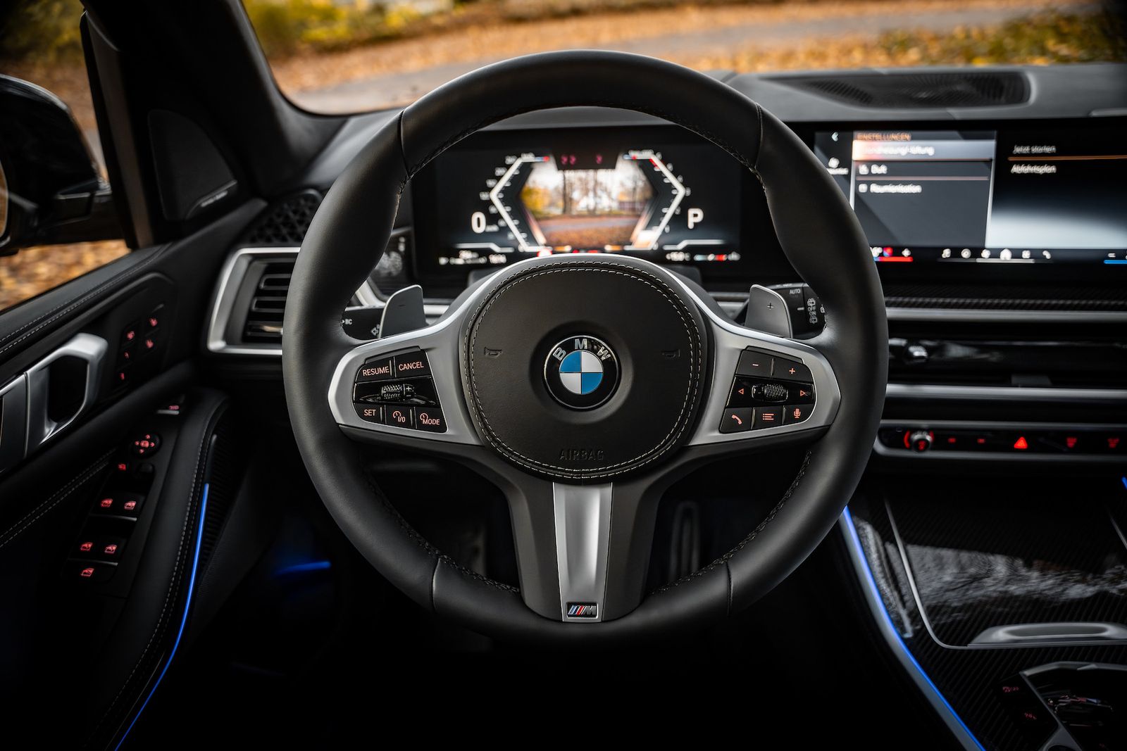 Fahrzeugabbildung BMW X5 40d xDrive M-SPORT PRO|AHK|CARBON|LUFT|ICONIC