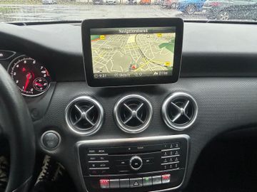 Mercedes-Benz A 180 BlueEfficiency+Navi*SHZ+PDC+19TKM!!!