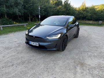 Tesla Model X PLAID