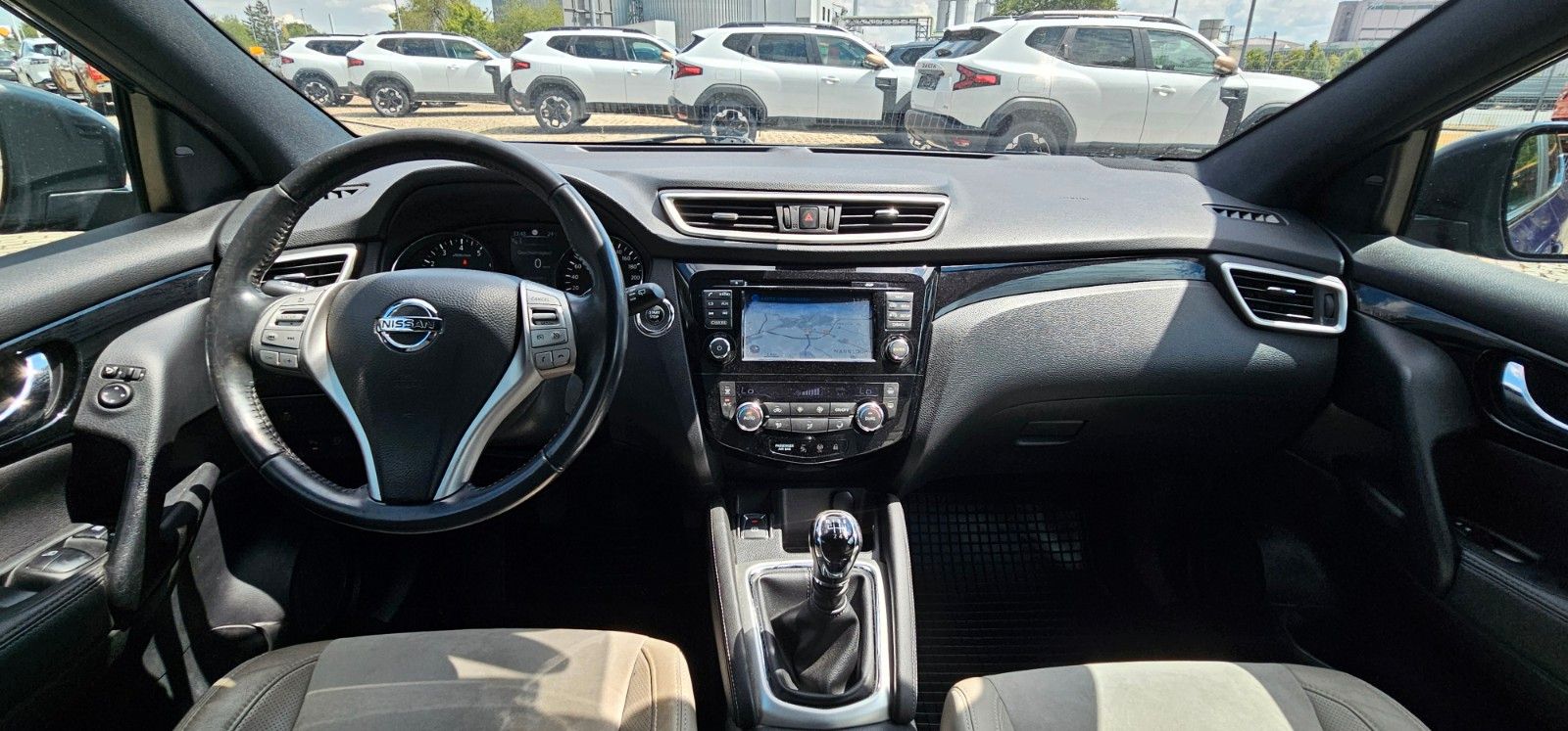 Fahrzeugabbildung Nissan Qashqai Tekna Panoramadach