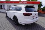 Volkswagen Passat Variant 4M 2.0 TSI Elegance R-Line DSG - mit Benzin-Antrieb: Abstandswarner, Kombi