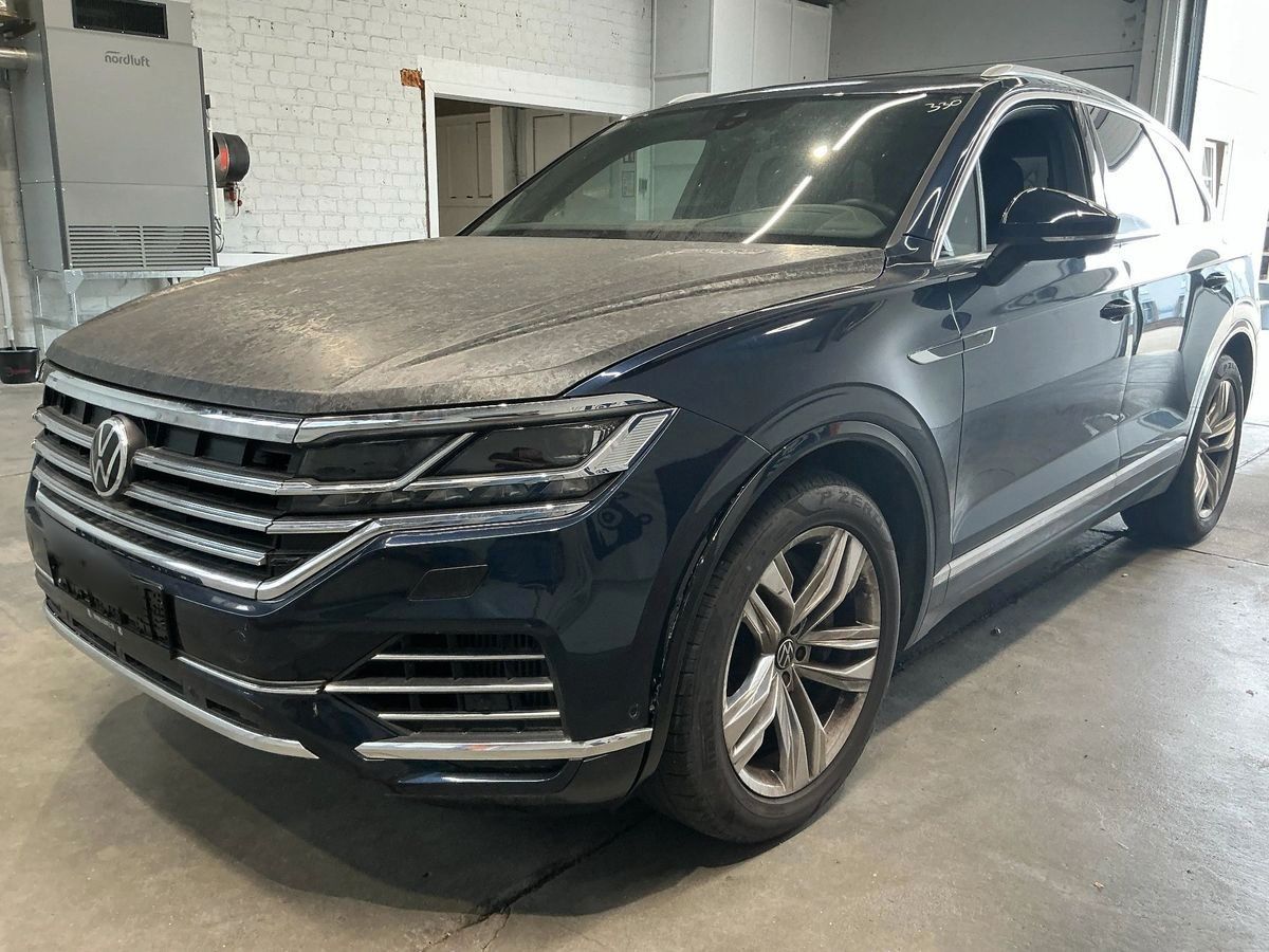 Volkswagen Touareg 3.0 TSI 4M MATRIX AHK PANO ACC MASSAGE