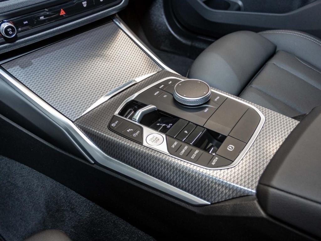 BMW M340i xDriveTour.+AHK+Panorama+Navi+RFK+e-Sitze
