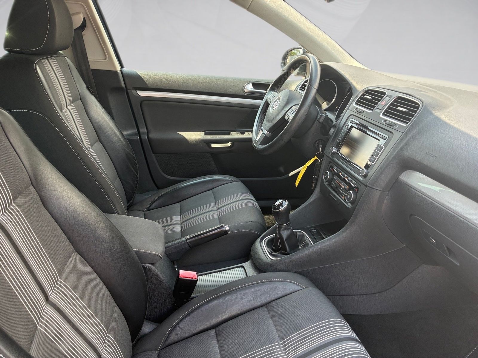 Fahrzeugabbildung Volkswagen Golf VI Variant 1.4 TSI Match SHZ,StHz,Klimaaut.