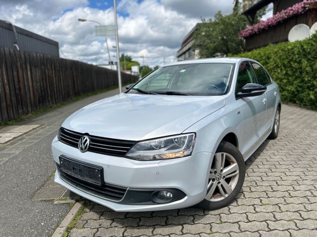 Volkswagen Jetta VI Match*Teilleder*Navi*SZH*AHK*Klimaauto*