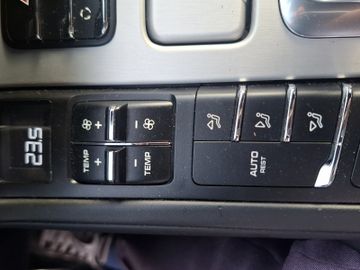 Porsche Cayenne GTS *ANHÄNGERKUPPLUNG*8-FACH BEREIFT*