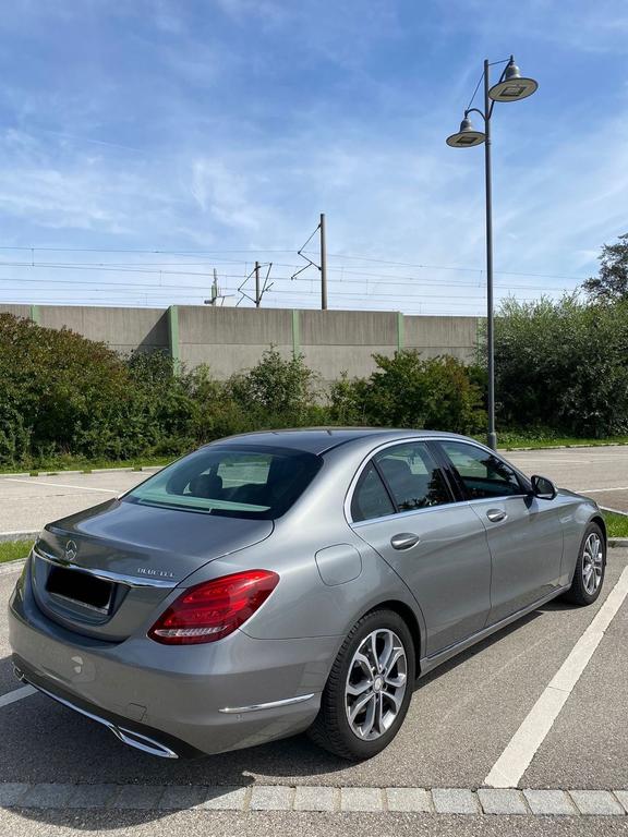 Mercedes-Benz C 220