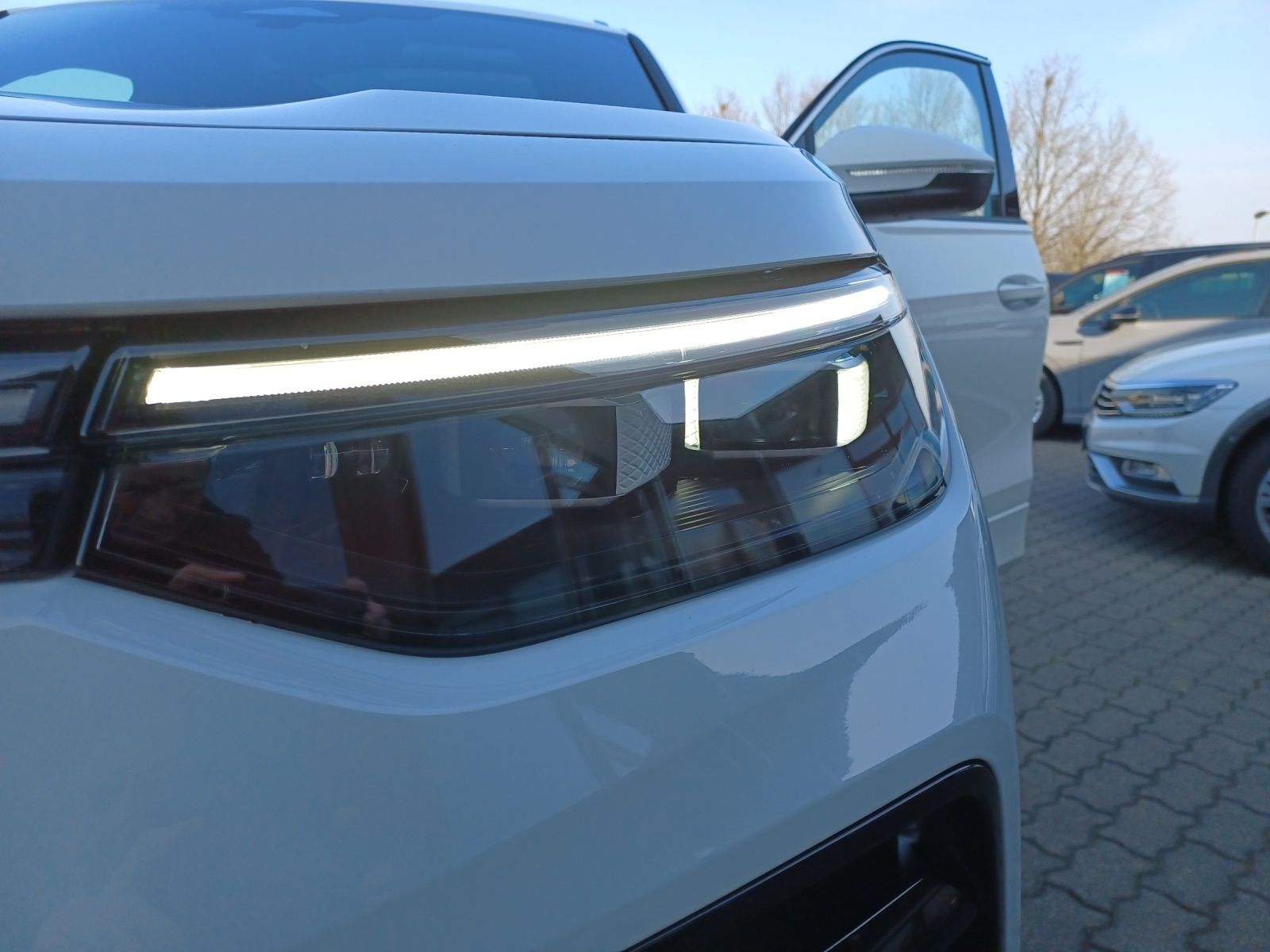 Fahrzeugabbildung Volkswagen Tayron TDI R-Line DSG 4M AHK STH