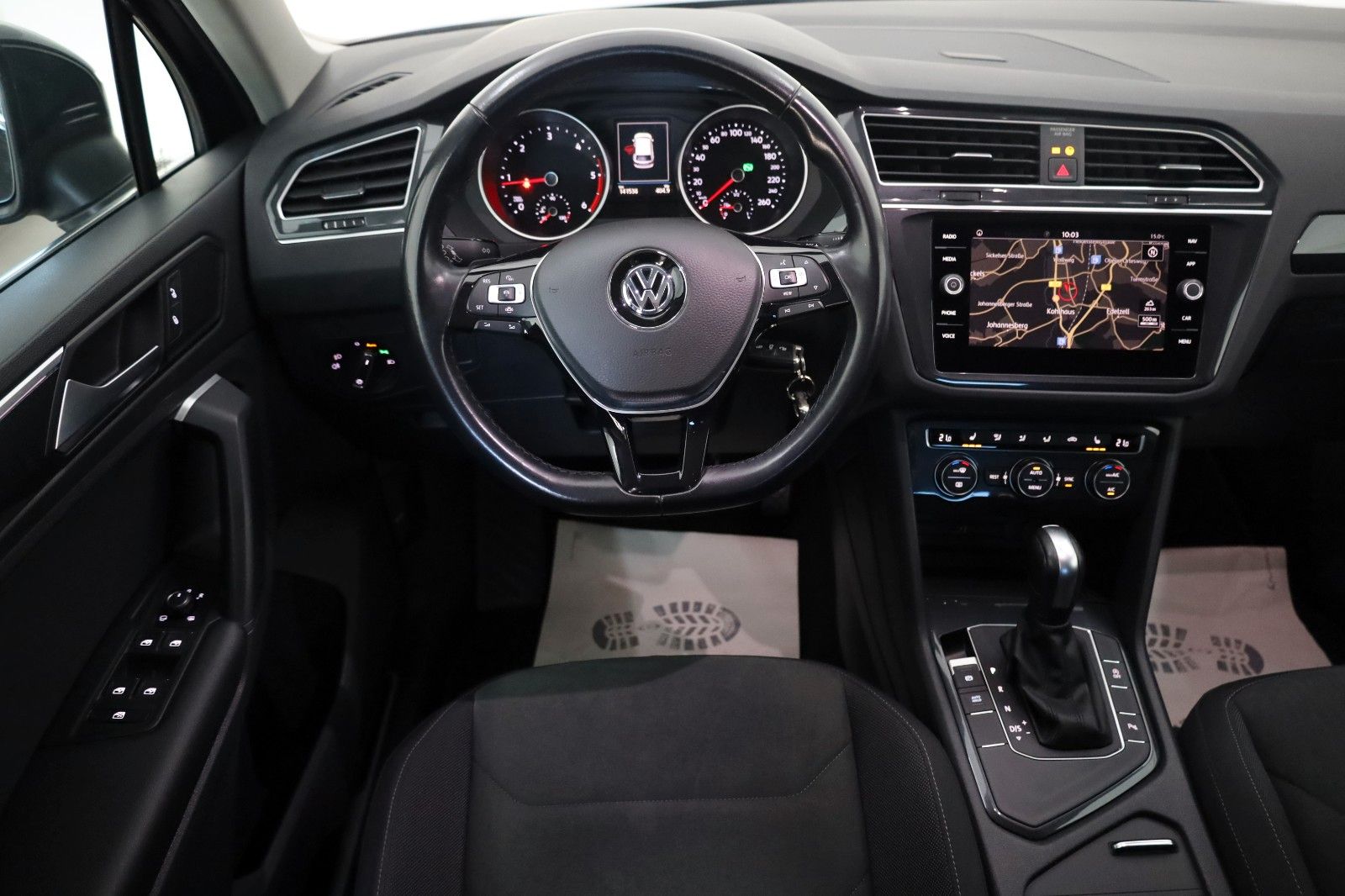 Fahrzeugabbildung Volkswagen Tiguan Highline Alcantara,Navi,LED,ACC,SH,PDC