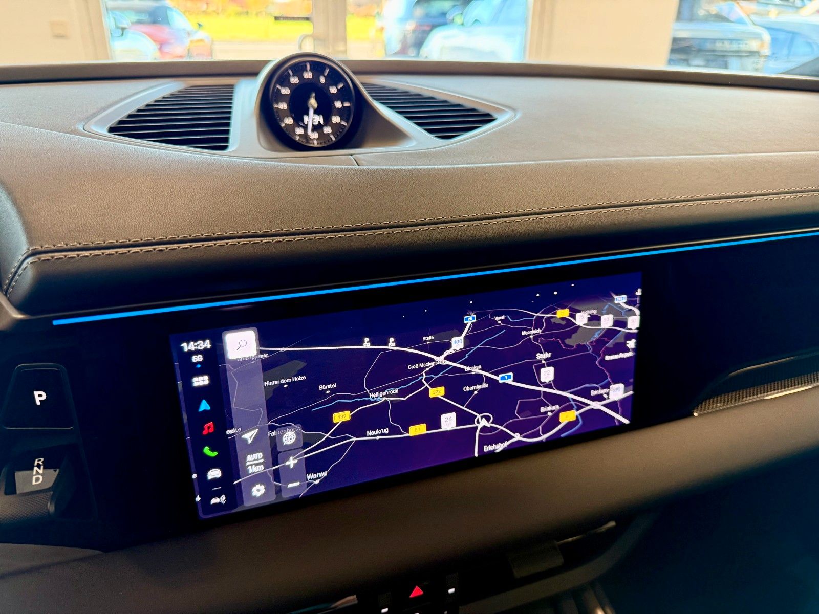 Fahrzeugabbildung Porsche Macan Turbo InnoDrive/OffroadDesign/SCP/Keyless