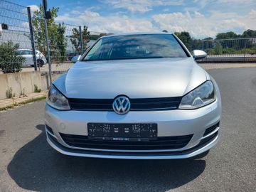 Volkswagen Golf - 2