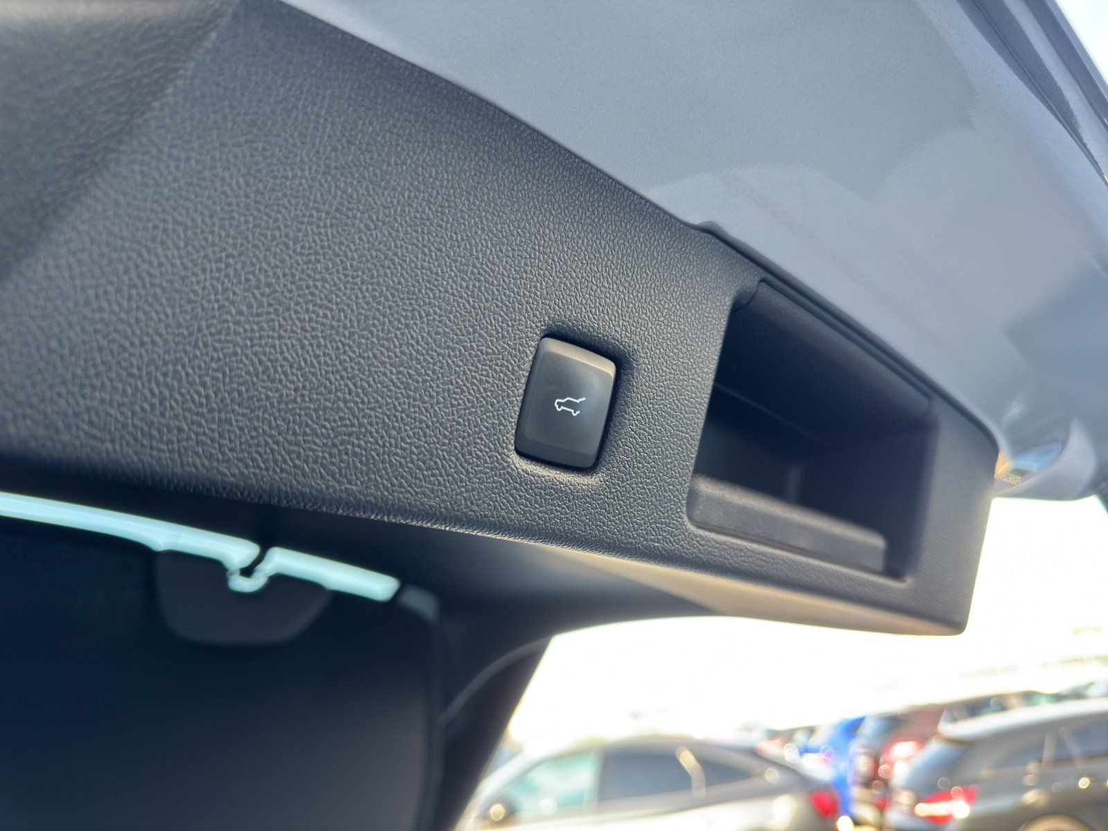 Fahrzeugabbildung Ford Kuga 2.5 FHEV ST-Line X Aut./AHK/GRA/KAMERA/PANO