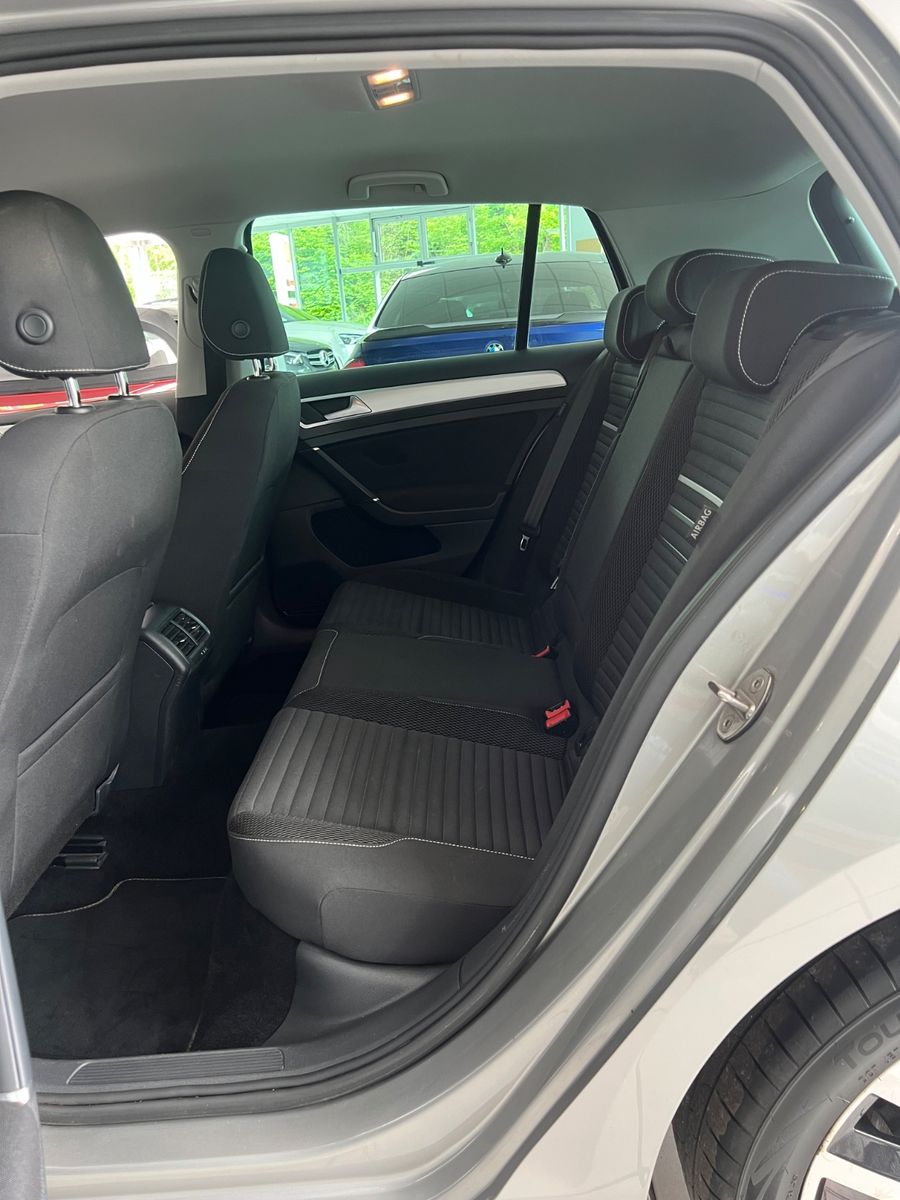 Fahrzeugabbildung Volkswagen Golf VII Lim. Cup 1.6 TDI DSG
