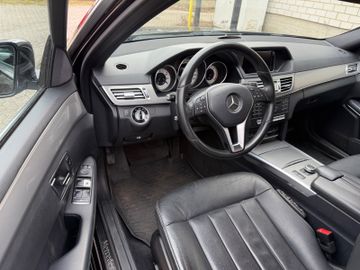 Mercedes E 220 - 11