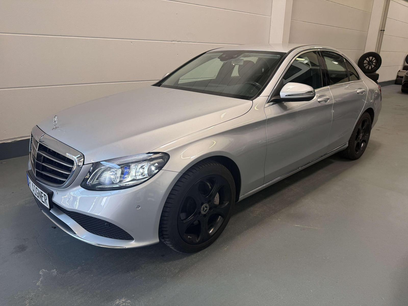Mercedes-Benz C 300 d Navi*LED*Head-Up*Distronic*Carplay*AHK*K