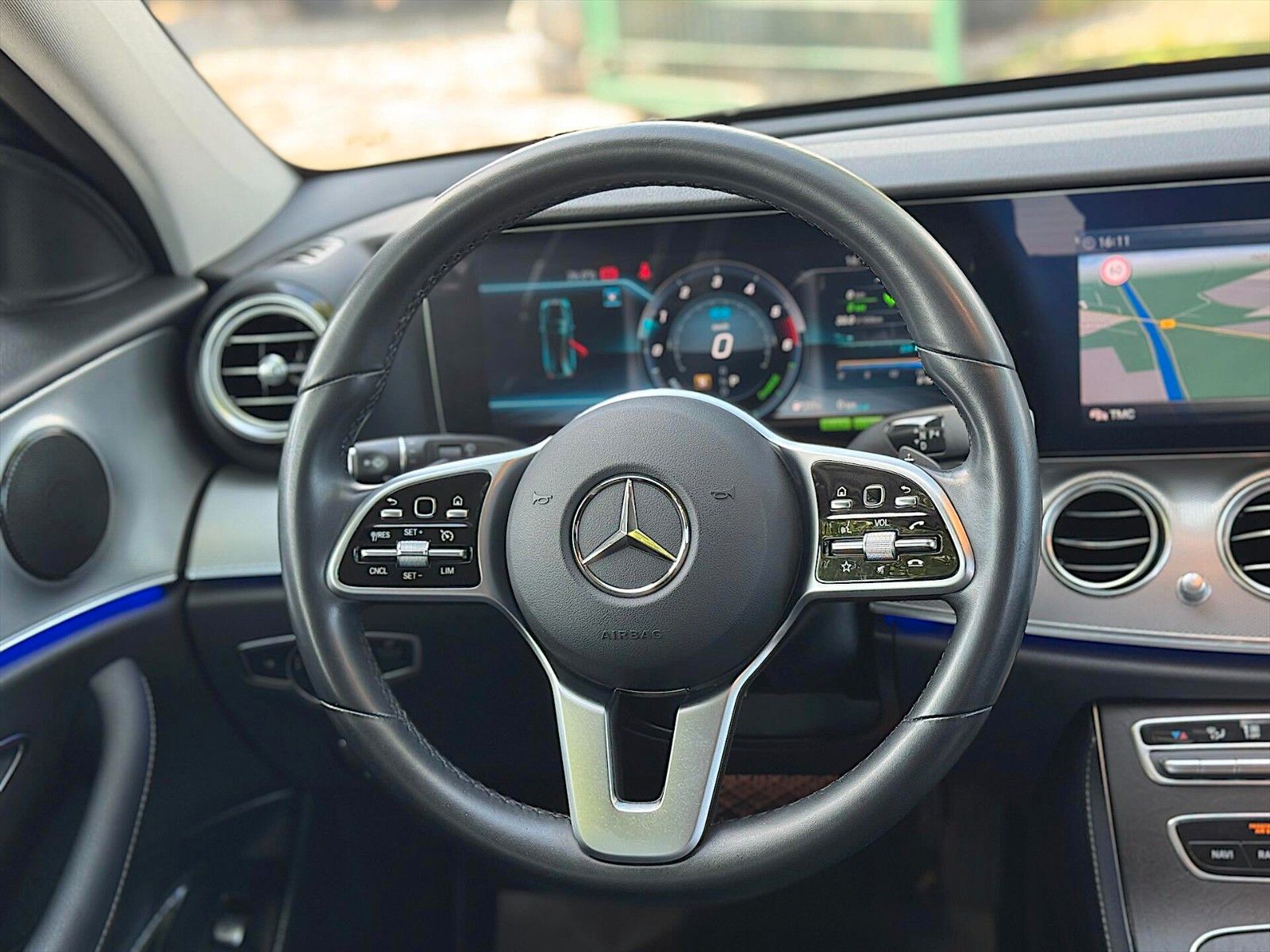 Fahrzeugabbildung Mercedes-Benz E 300 de AMG Line Business *Widescreen*LED*
