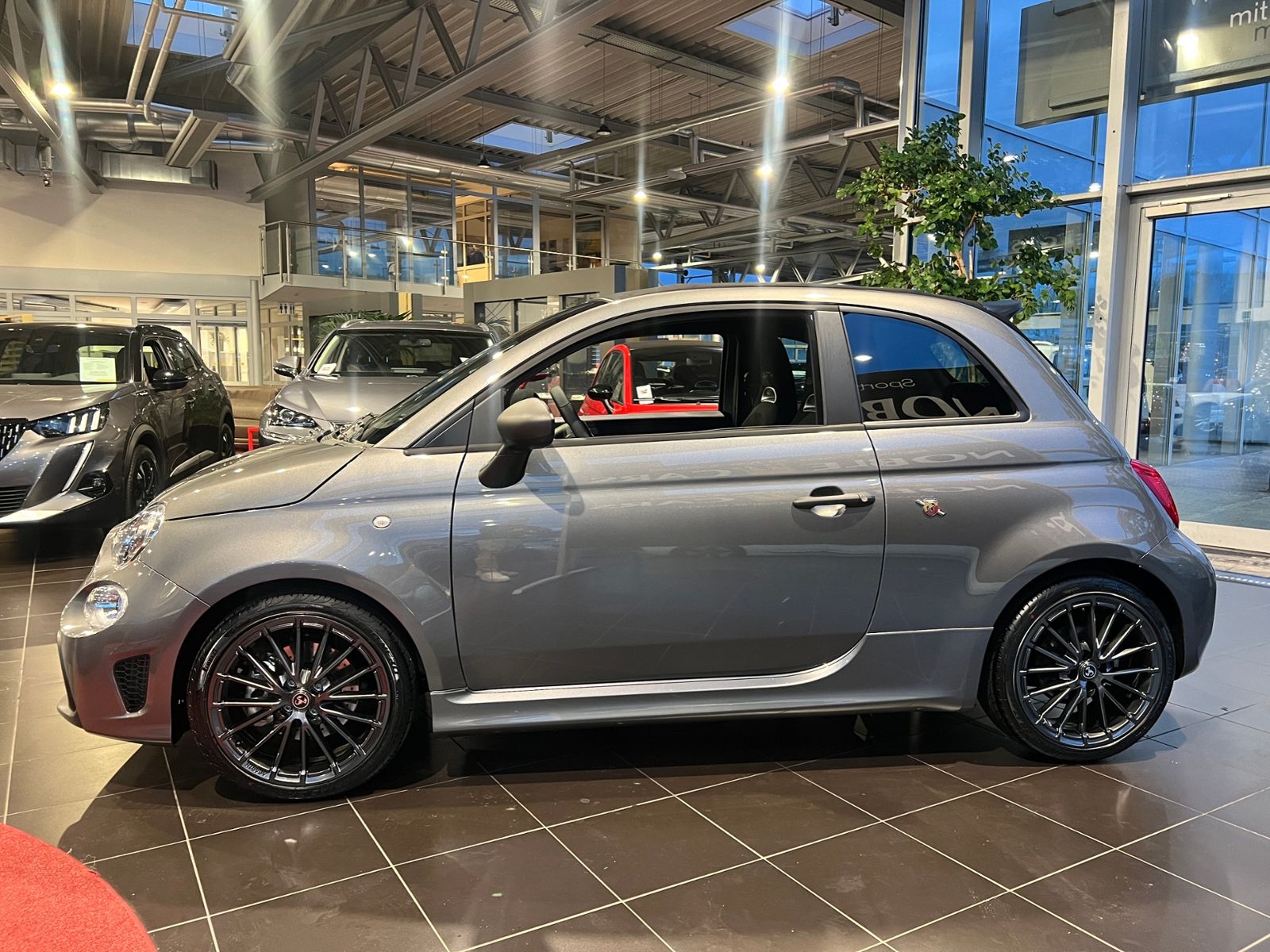 Fahrzeugabbildung Abarth 595C T-Jet NAV DAB PDC ALU