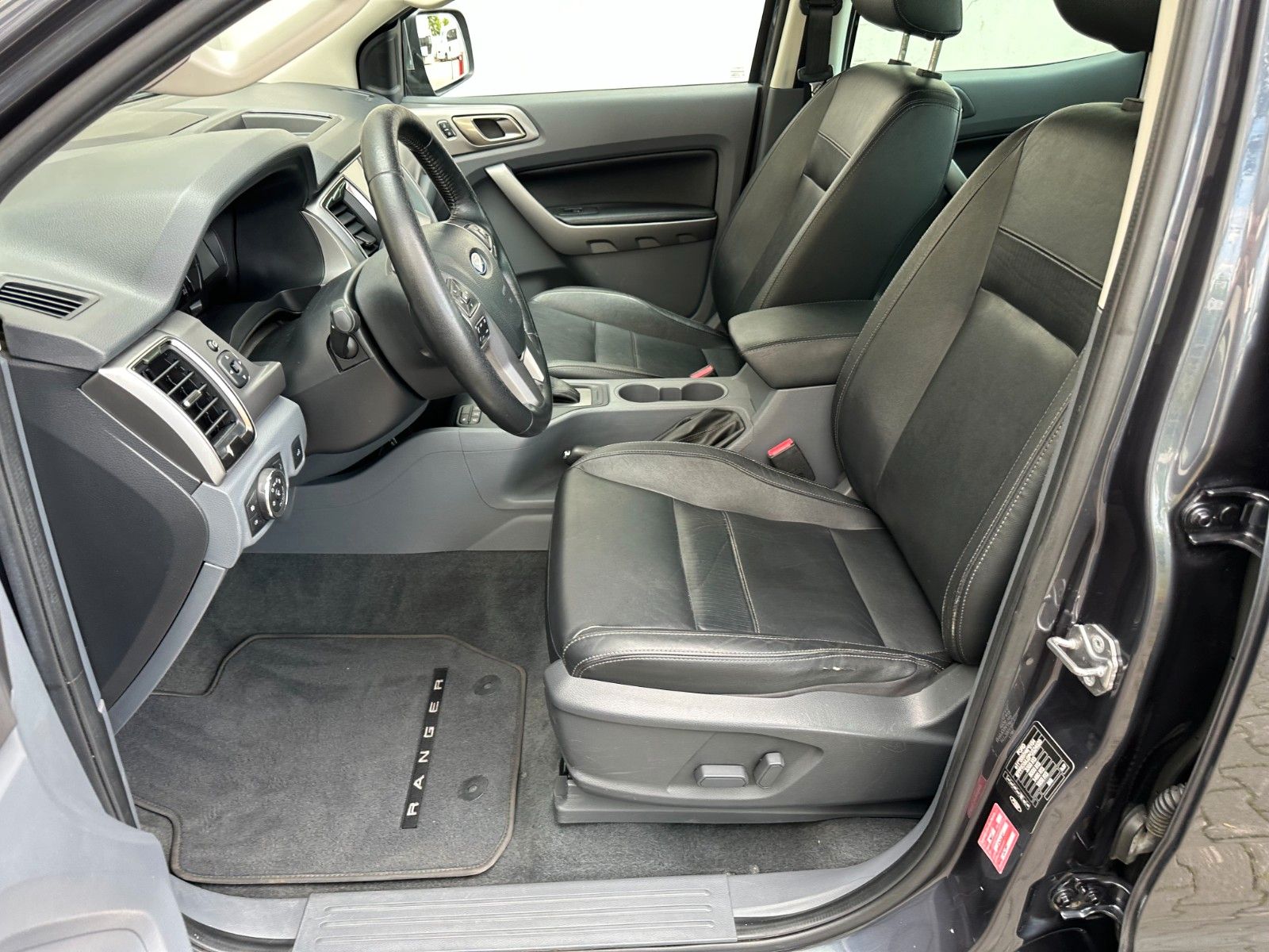 Ford Ranger 3.2 Limited Autom. Vollausstattung 2.Hd foto 10