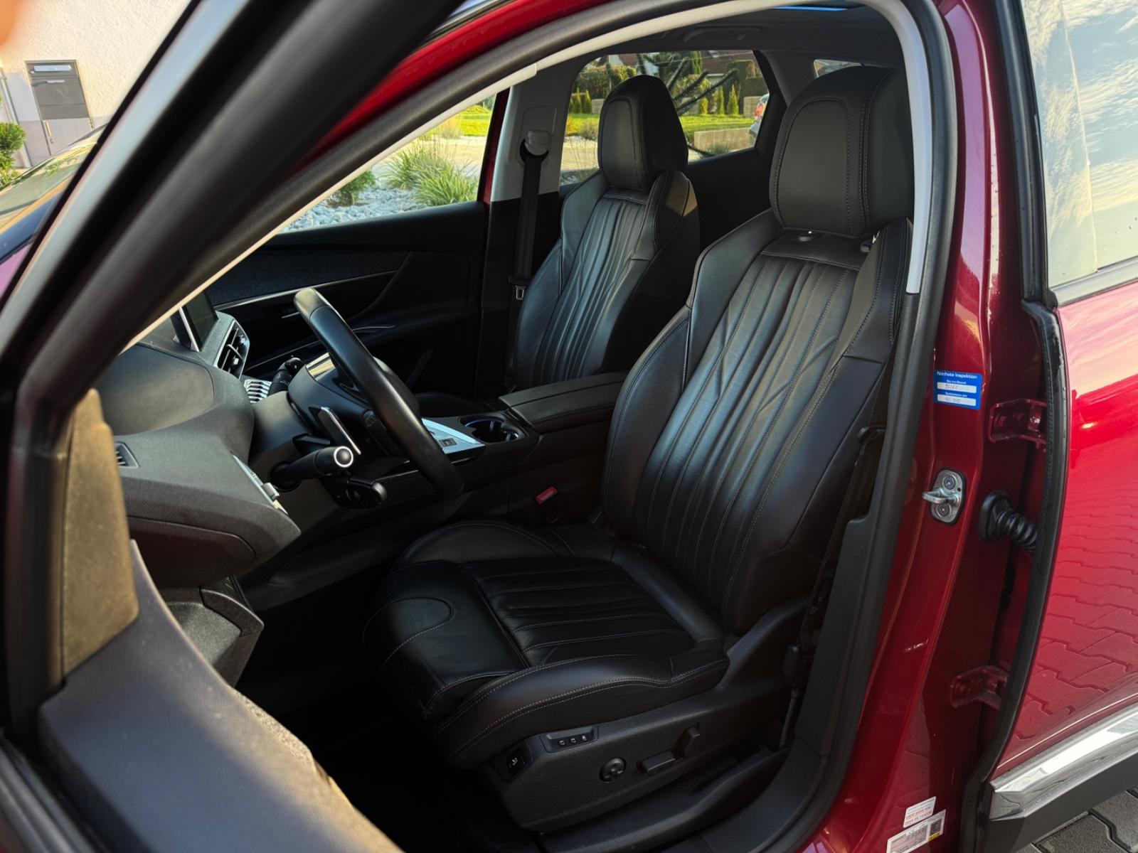 Peugeot 3008 KAMER-360°/LEDER/PANO/KeyLess/AHK+