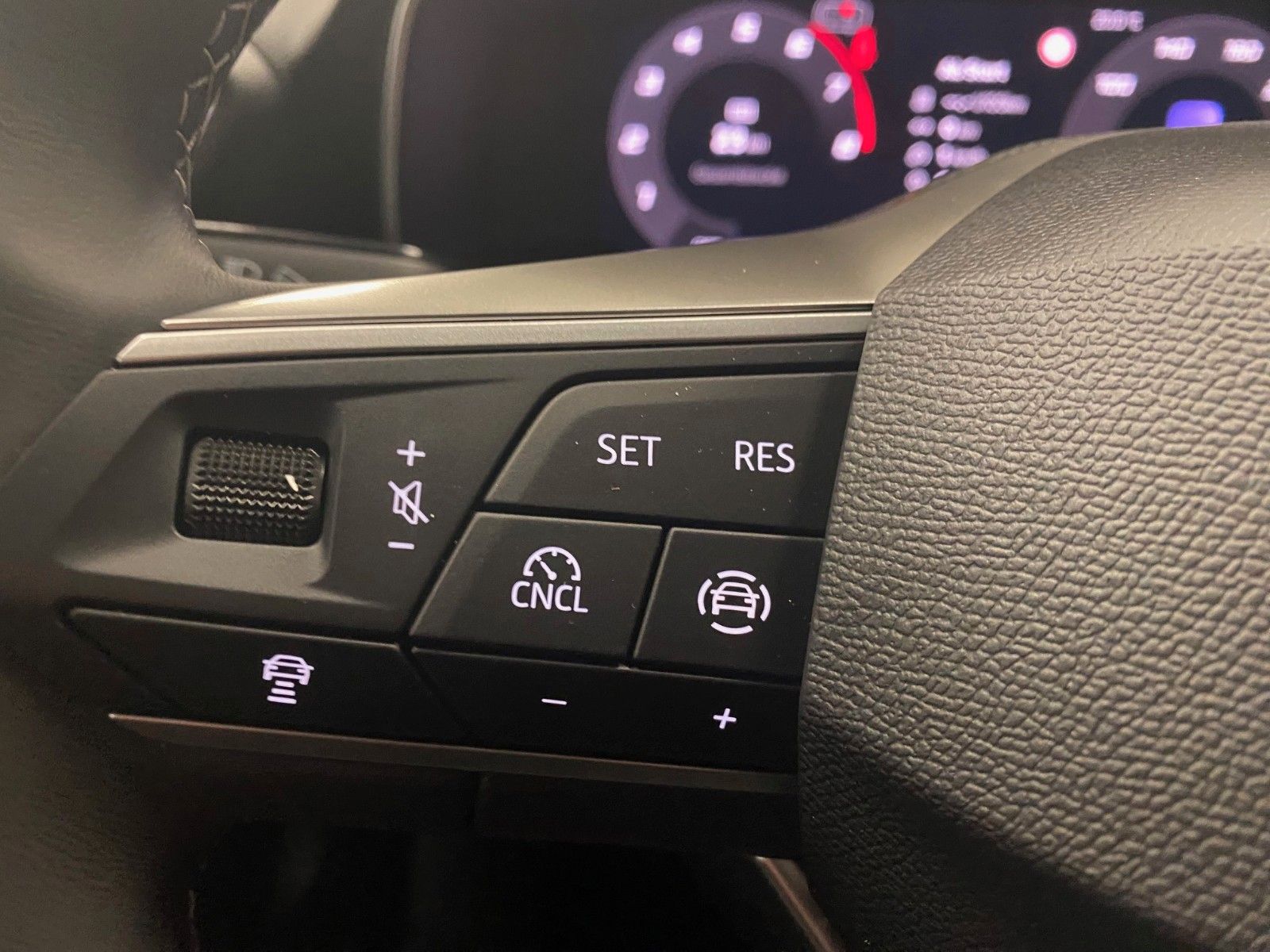 Fahrzeugabbildung SEAT Leon 1.5 TSI STYLE+R Kamera+ACC+3 Zonen KLIMA+BC