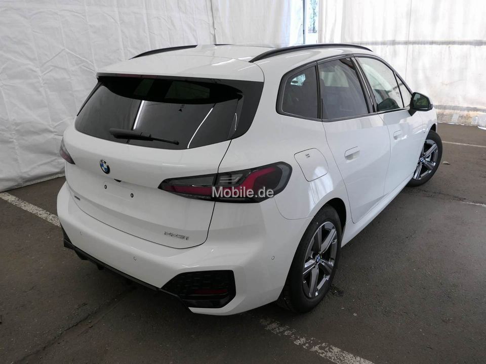 BMW 223 Active Tourer - Bild 4