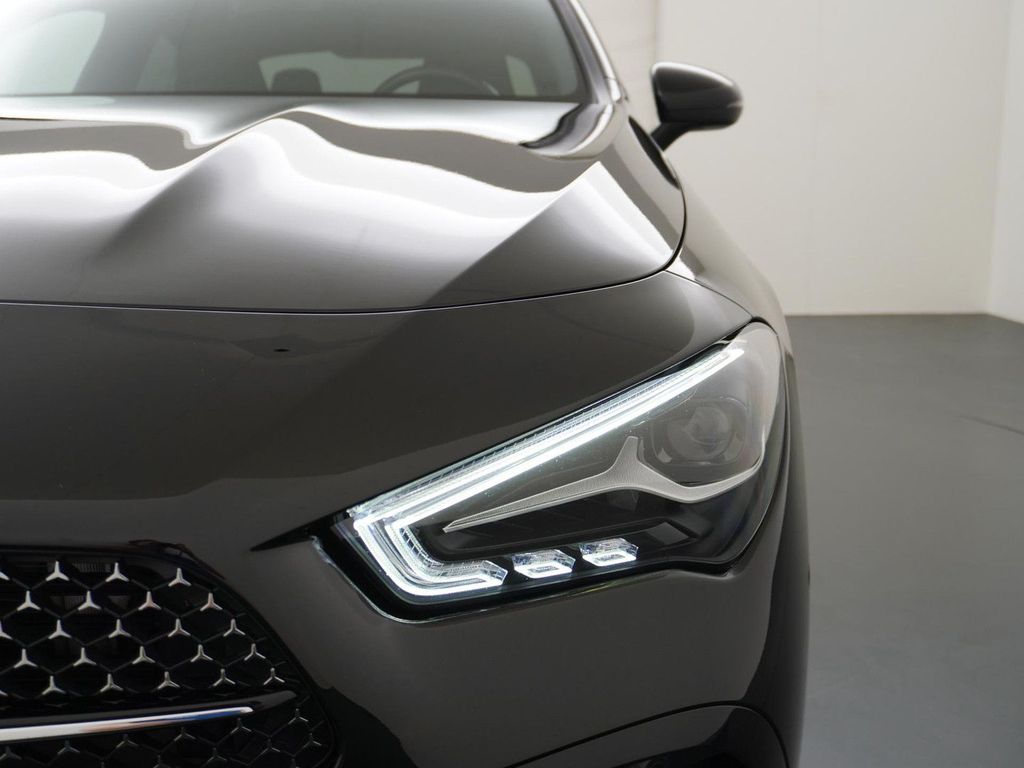Mercedes-Benz CLA 180 Star Edition AMG Line Nightpakket, Parke