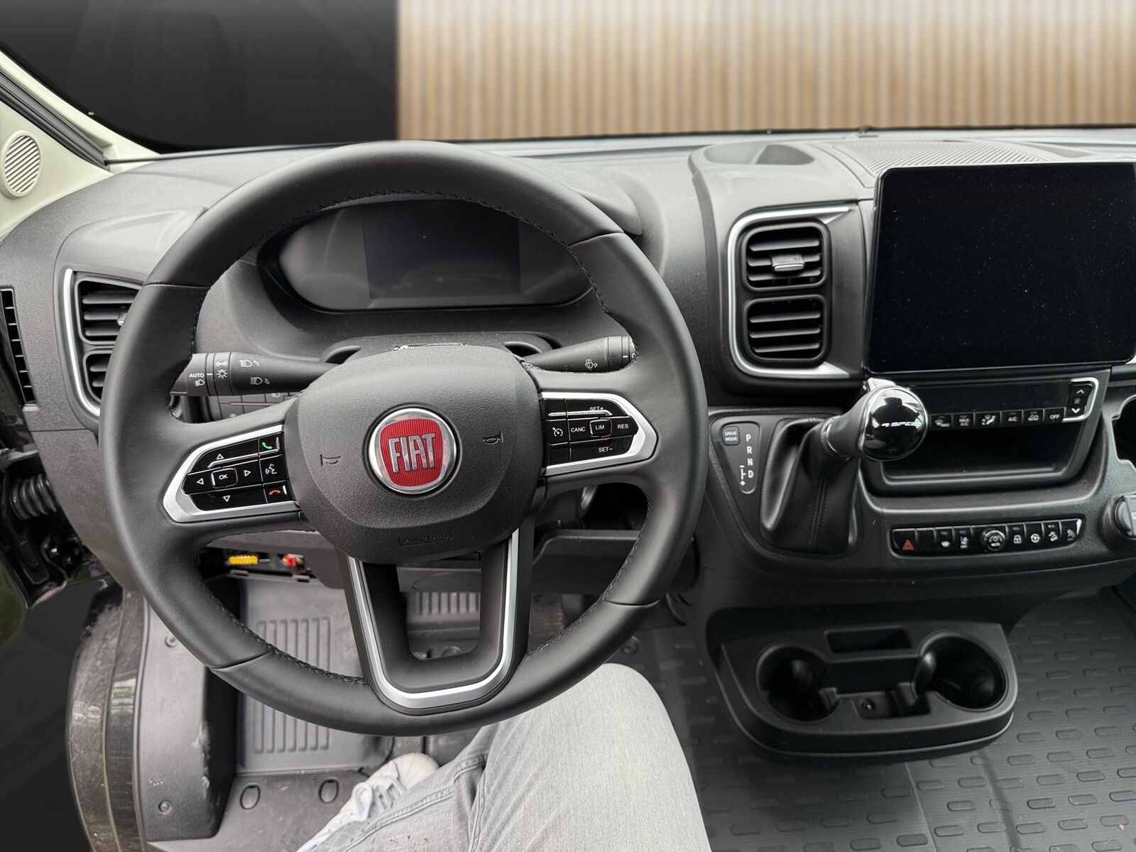 Fahrzeugabbildung Westfalia Columbus 640 E 180 PS Automatik Premium/Navi