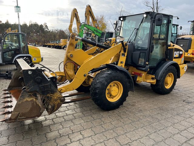 CAT 906M