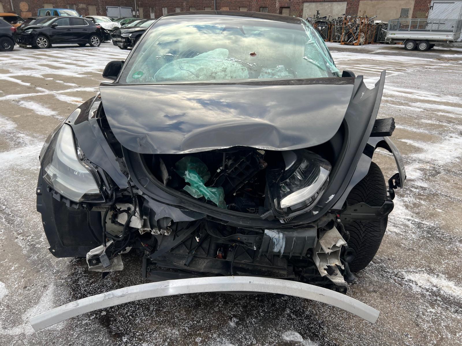 Tesla Model 3 Basis RWD