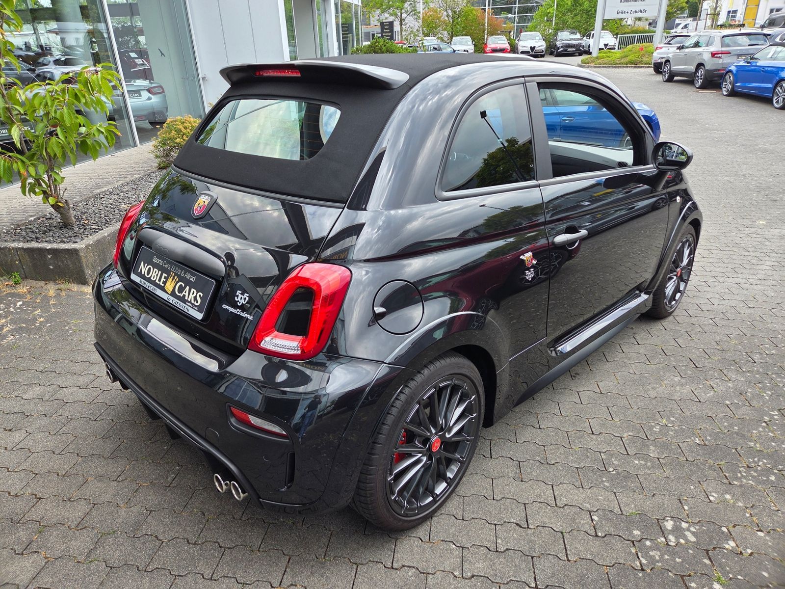 Fahrzeugabbildung Abarth 595C Competizione NAVI CarPlay