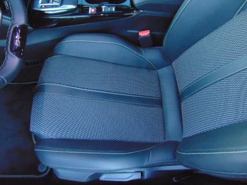 Bild 11 Peugeot 208 Hybrid 136 GT