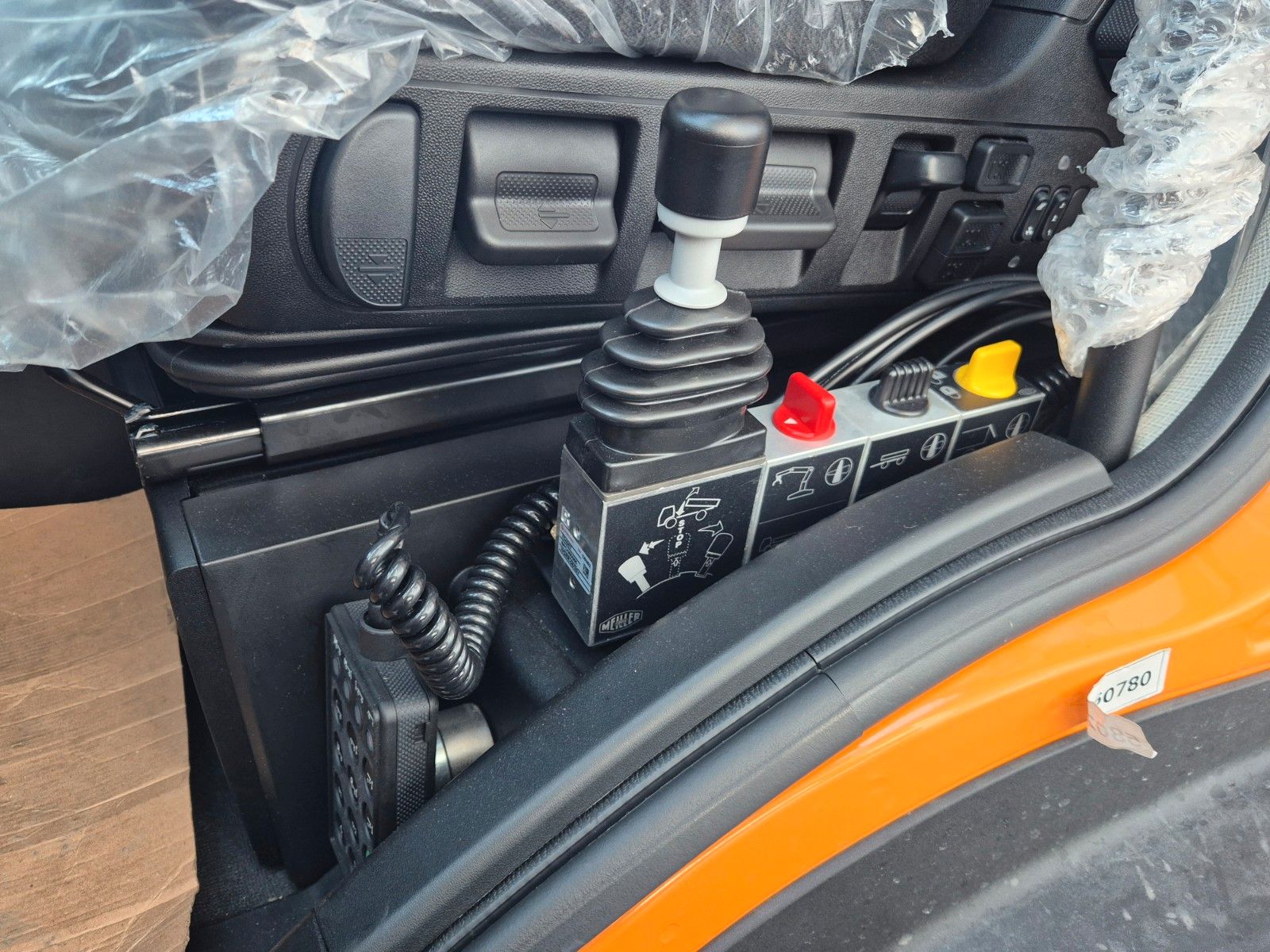 Fahrzeugabbildung Iveco X-Way  AD200X40/P 4x2 Palfinger PK 12.501 Funk