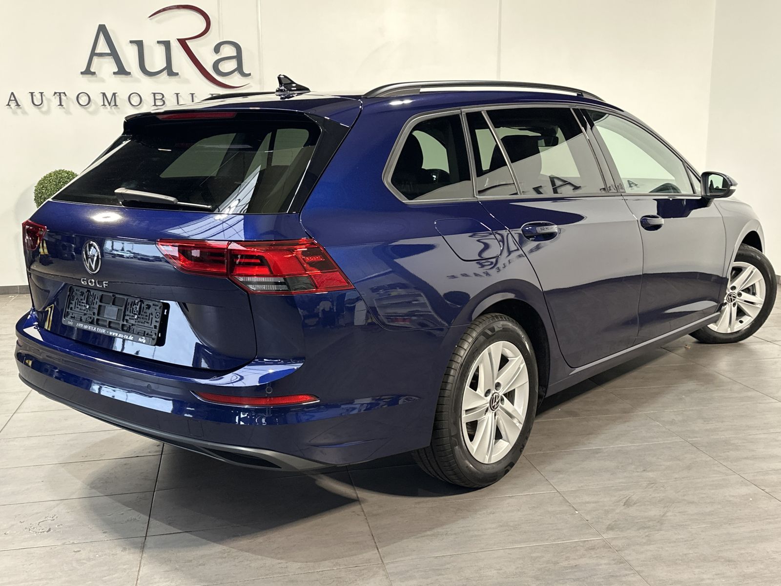 Fahrzeugabbildung Volkswagen Golf Variant 2.0 TDI DSG Life NAV+LED+DIGDISPLAY