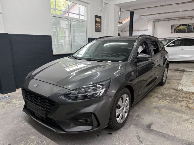 Ford Focus Turnier ST-Line / Hagelschlag