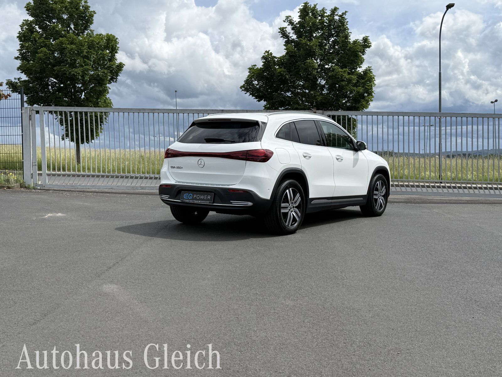 Fahrzeugabbildung Mercedes-Benz EQA 250 + Progressive Navi/Distronic/Klima/LED/B