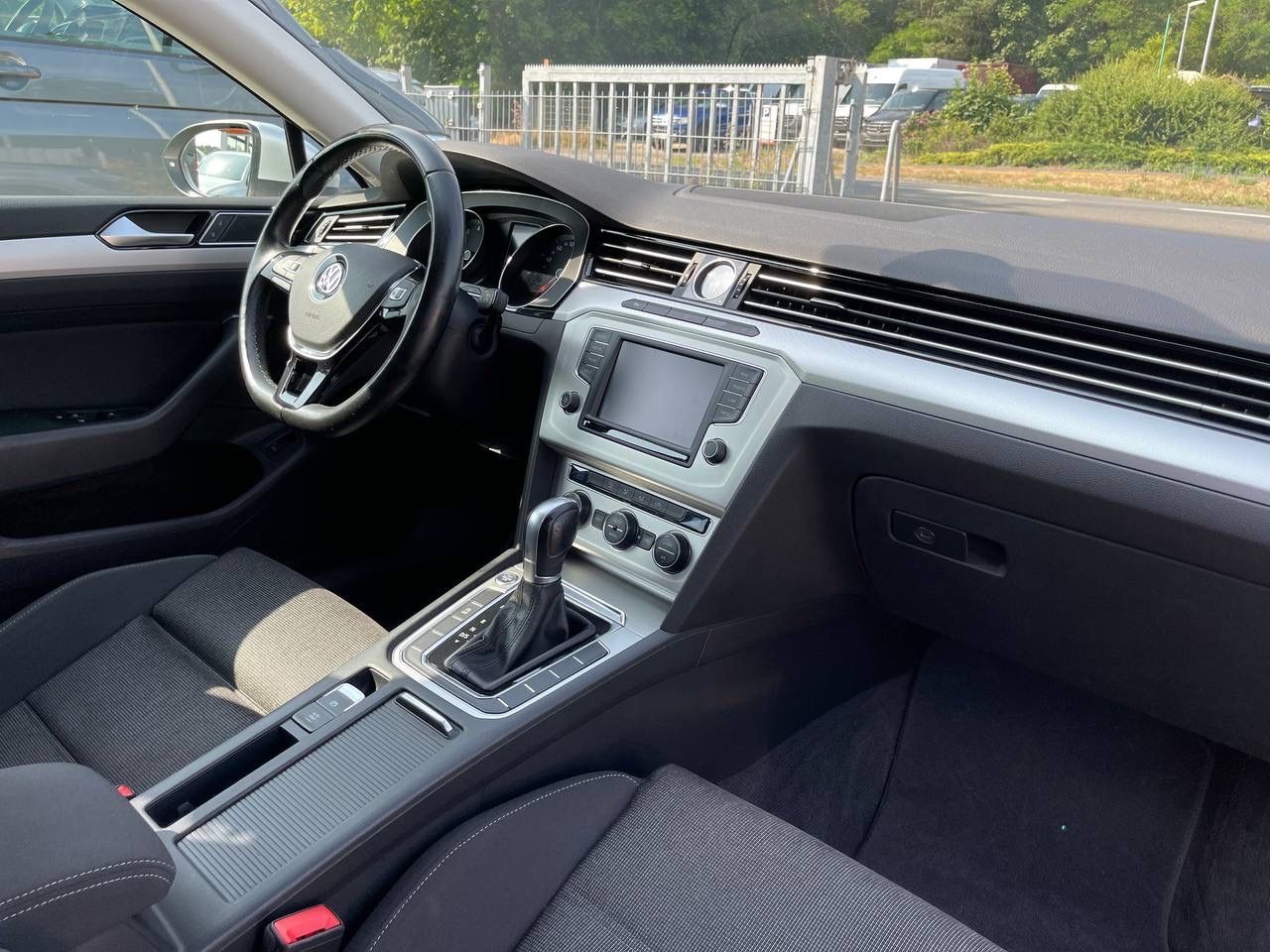 Fahrzeugabbildung Volkswagen Passat 1.4 TSI Comfortline*ParkPilot*AppConnect*