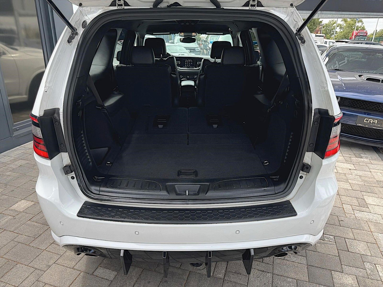 Fahrzeugabbildung Dodge Durango 5.7 V8 SRT 4x4 Night Modell 22 LED - 19%