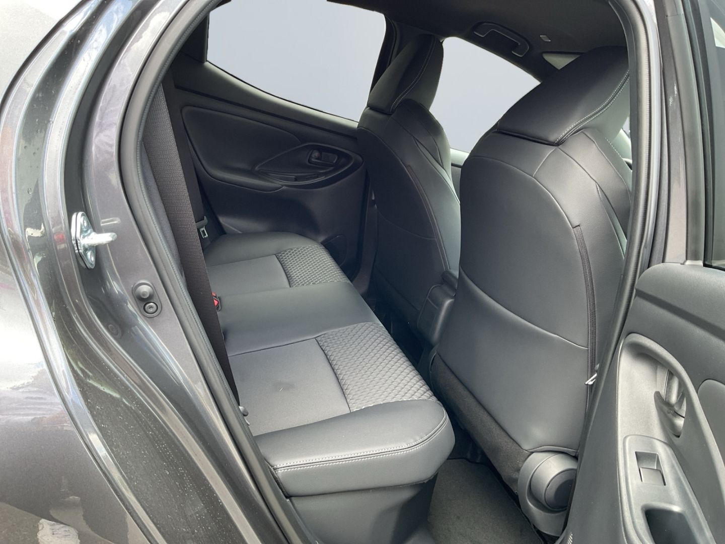 Toyota Yaris - Bild 18