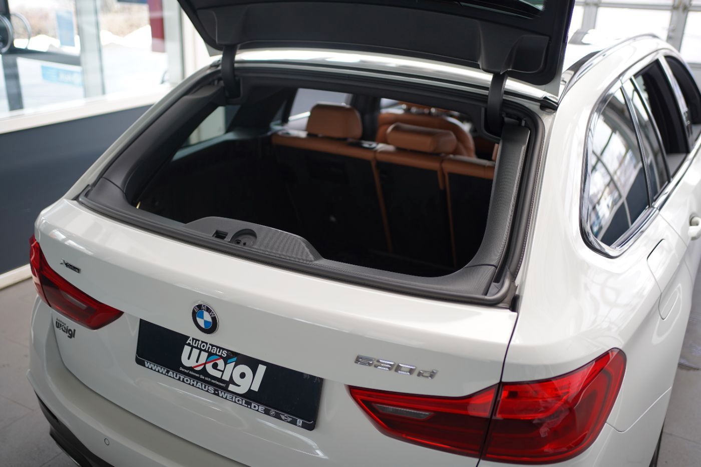 Fahrzeugabbildung BMW 530d xDrive M Sport Standheizung+PanoramaGlasdac