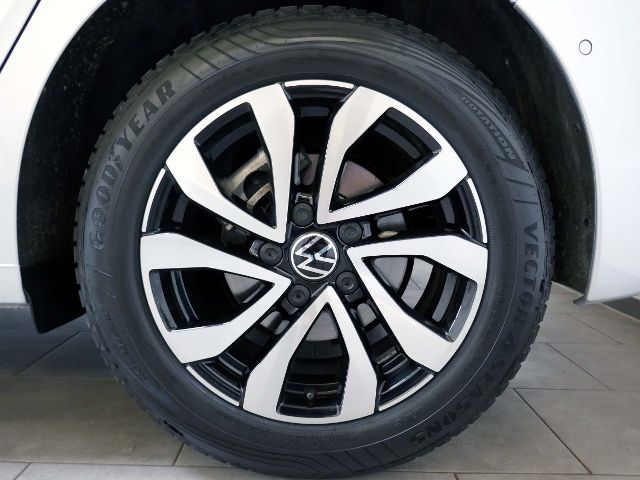 Fahrzeugabbildung Volkswagen Golf VIII "ACTIVE" 1.5 TSI | LED ACC Navi