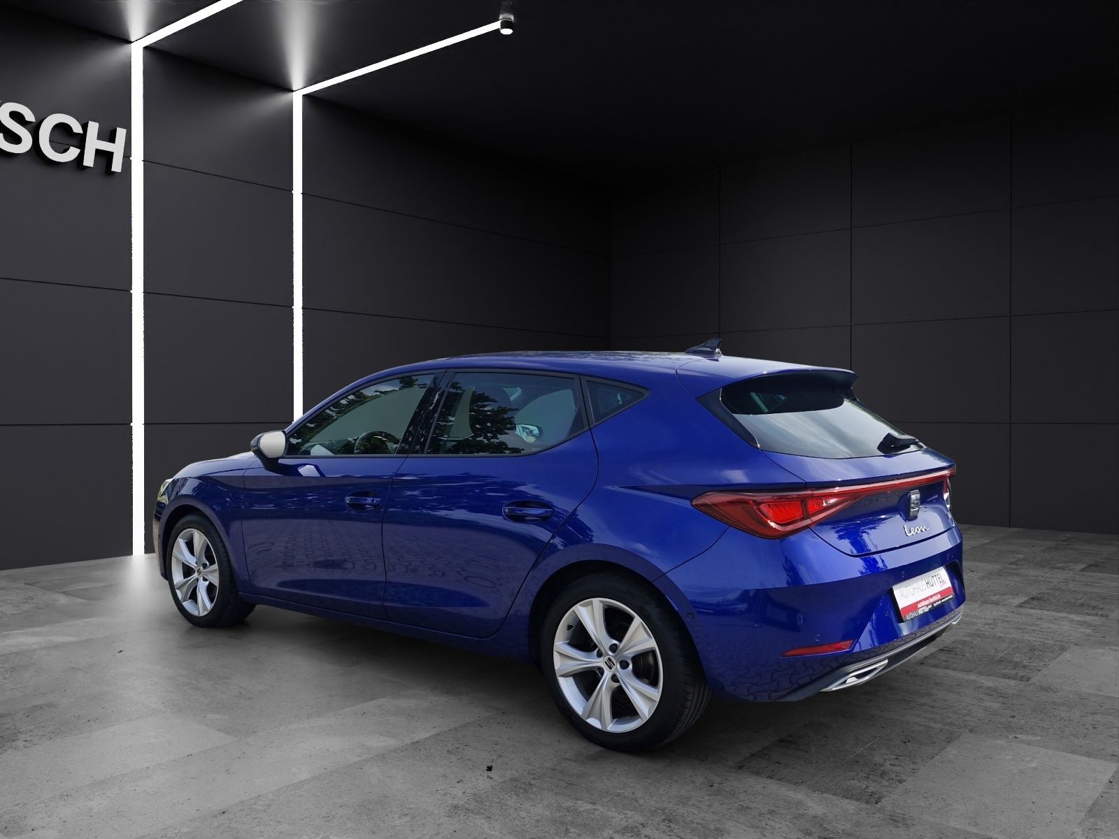 Fahrzeugabbildung SEAT Leon TSI FR LED Navi ACC Park-Assist SH LM ferti