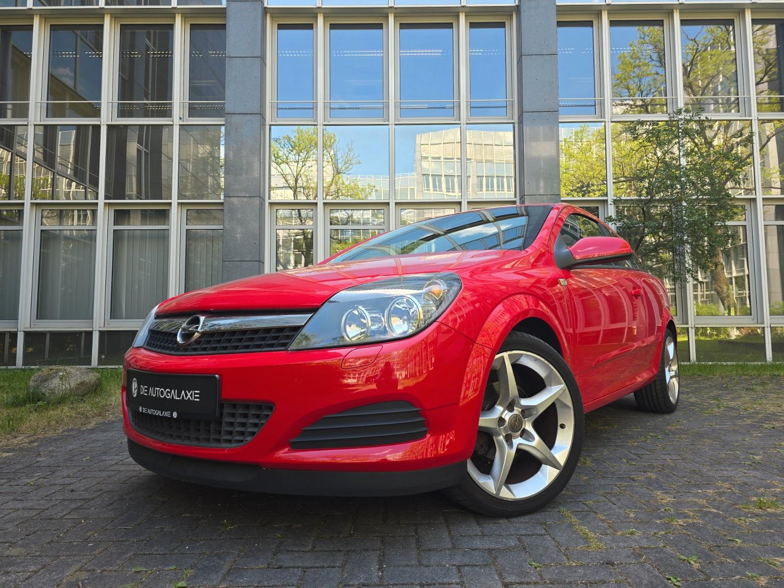 Opel Astra H GTC Sport 1.6 *NAVI*AHK*SHZ*PDC*KLIMAAUT