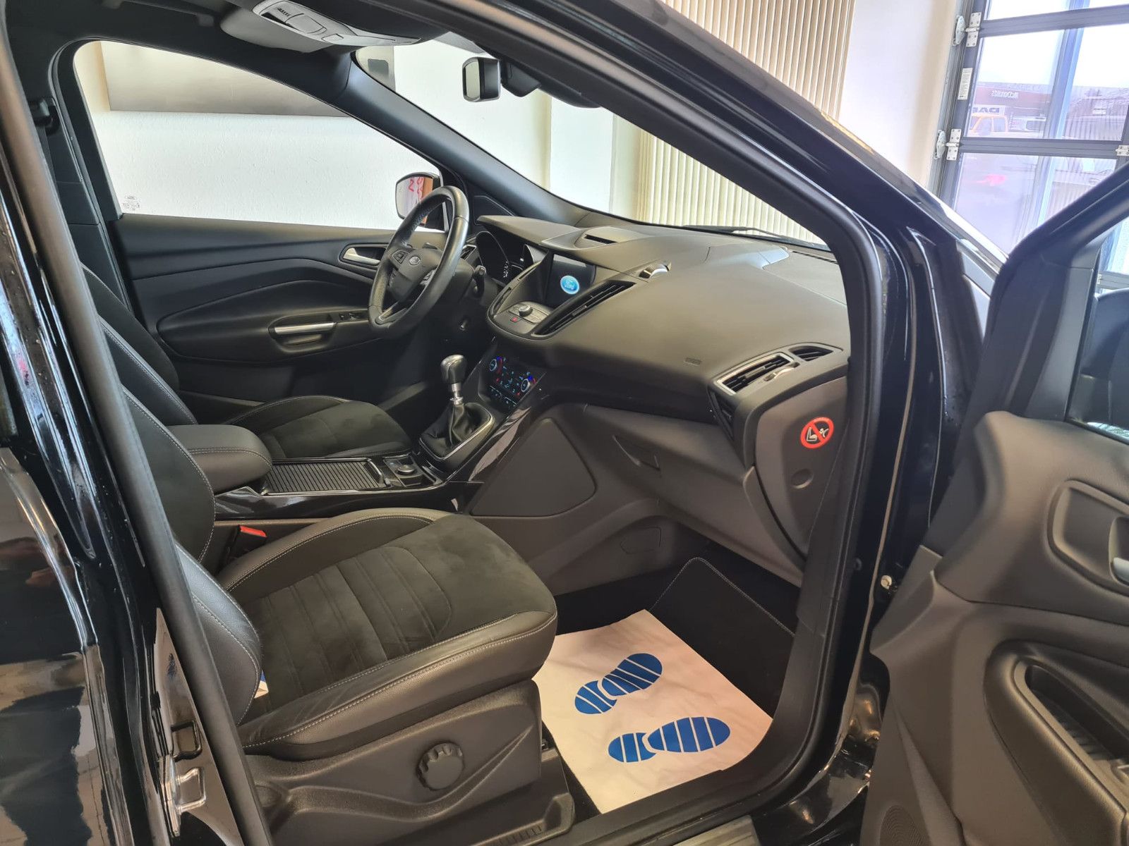 Fahrzeugabbildung Ford Kuga ST-Line / GARANTIE / KAMERA / SCHECKEHEFT